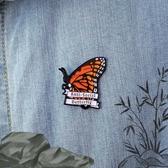 Pin An Antisocial Butterfly - Picture 3 of 3